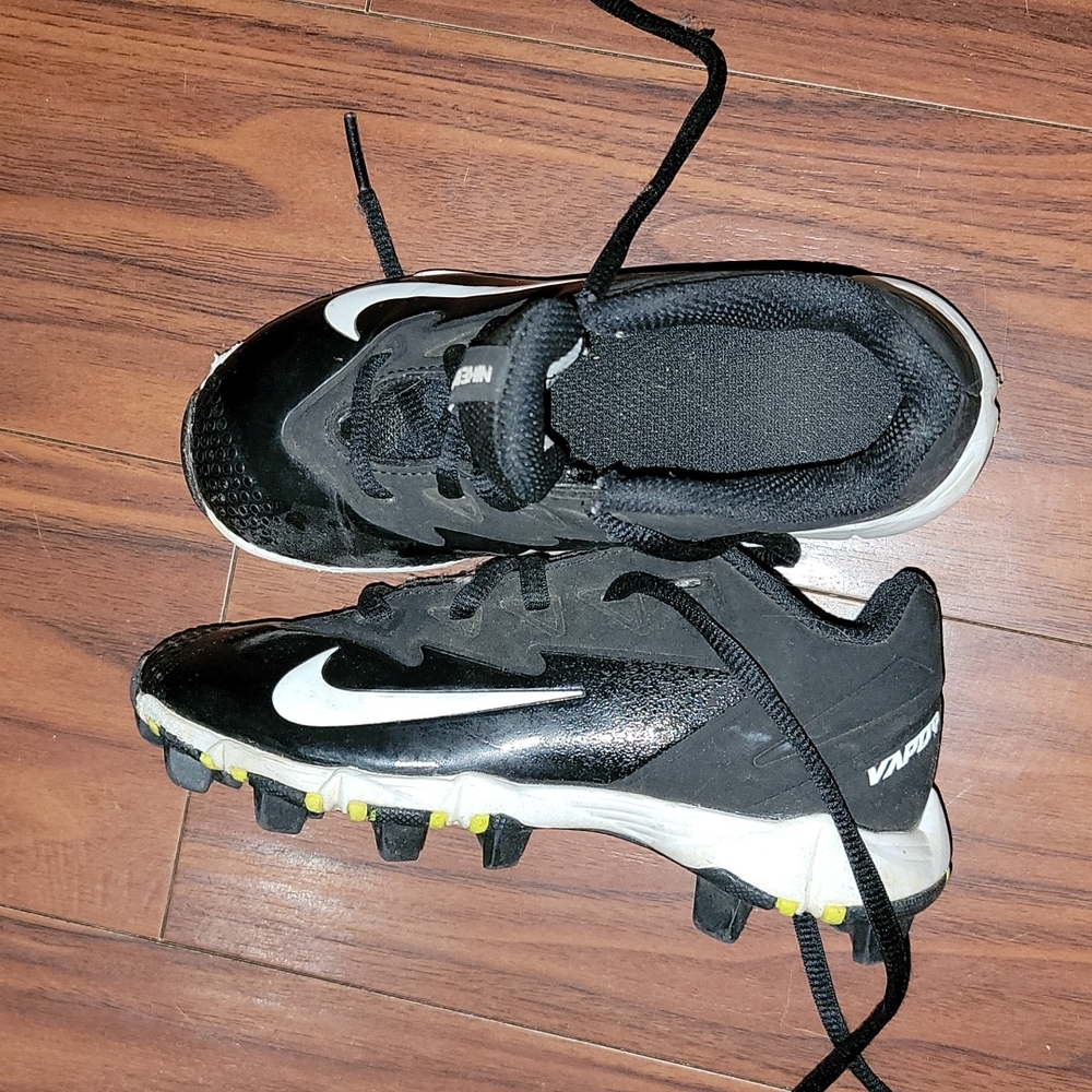 Tee ball cleats
